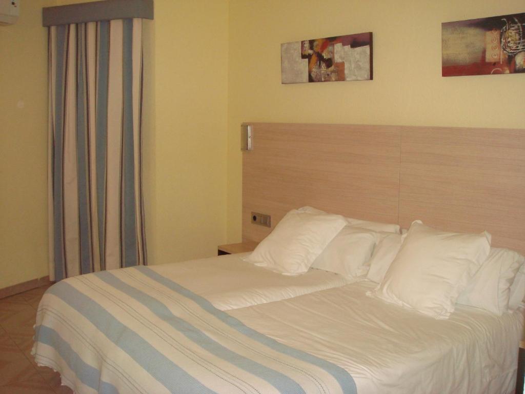 Oasis Familiar Hotel 2*